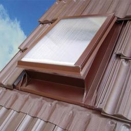 Wyłaz dachowy UNI  - Ocynkowana stal powlekana  - Czerwony  -  Obraz 2