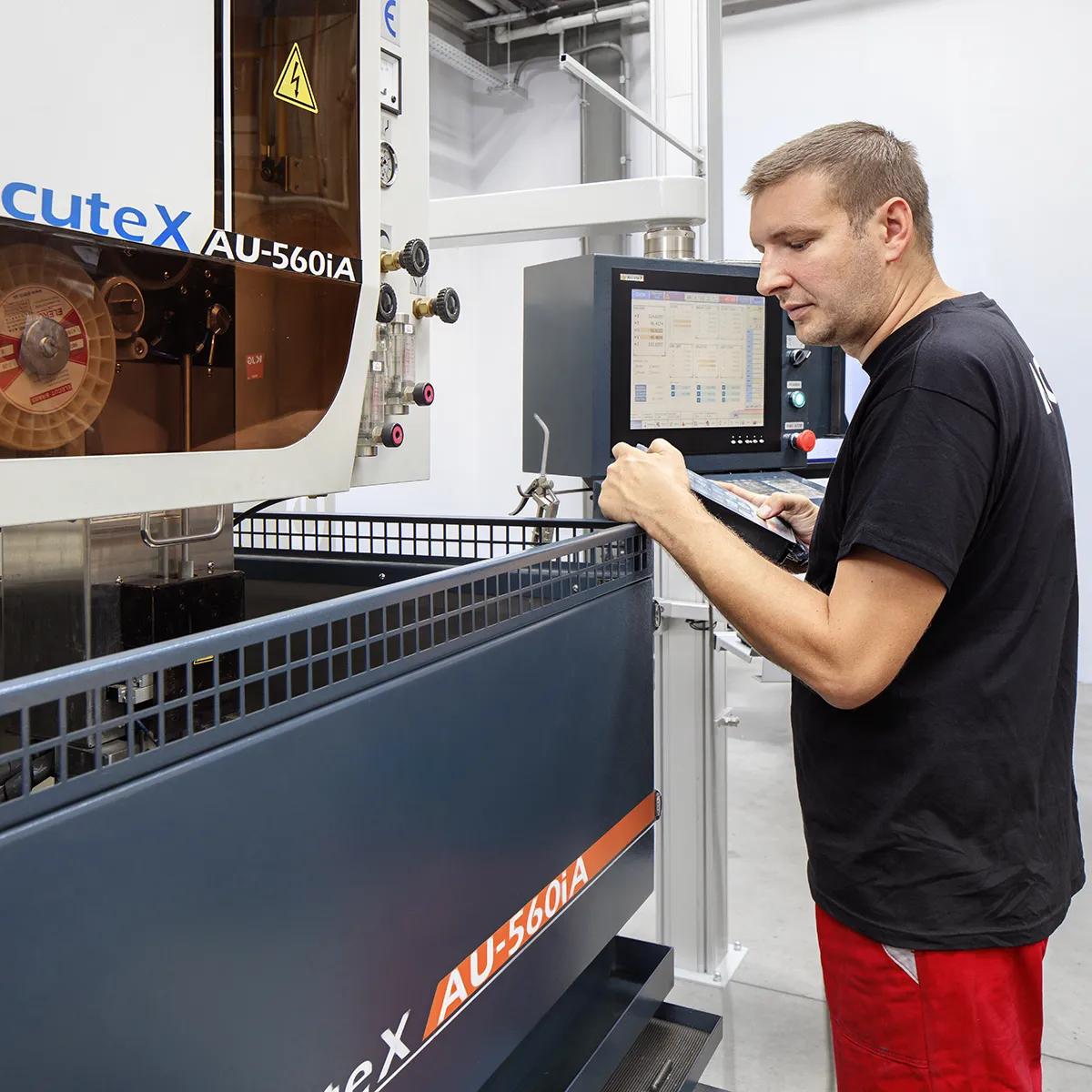 CNC
PRZECINARKA
DO DRUTU